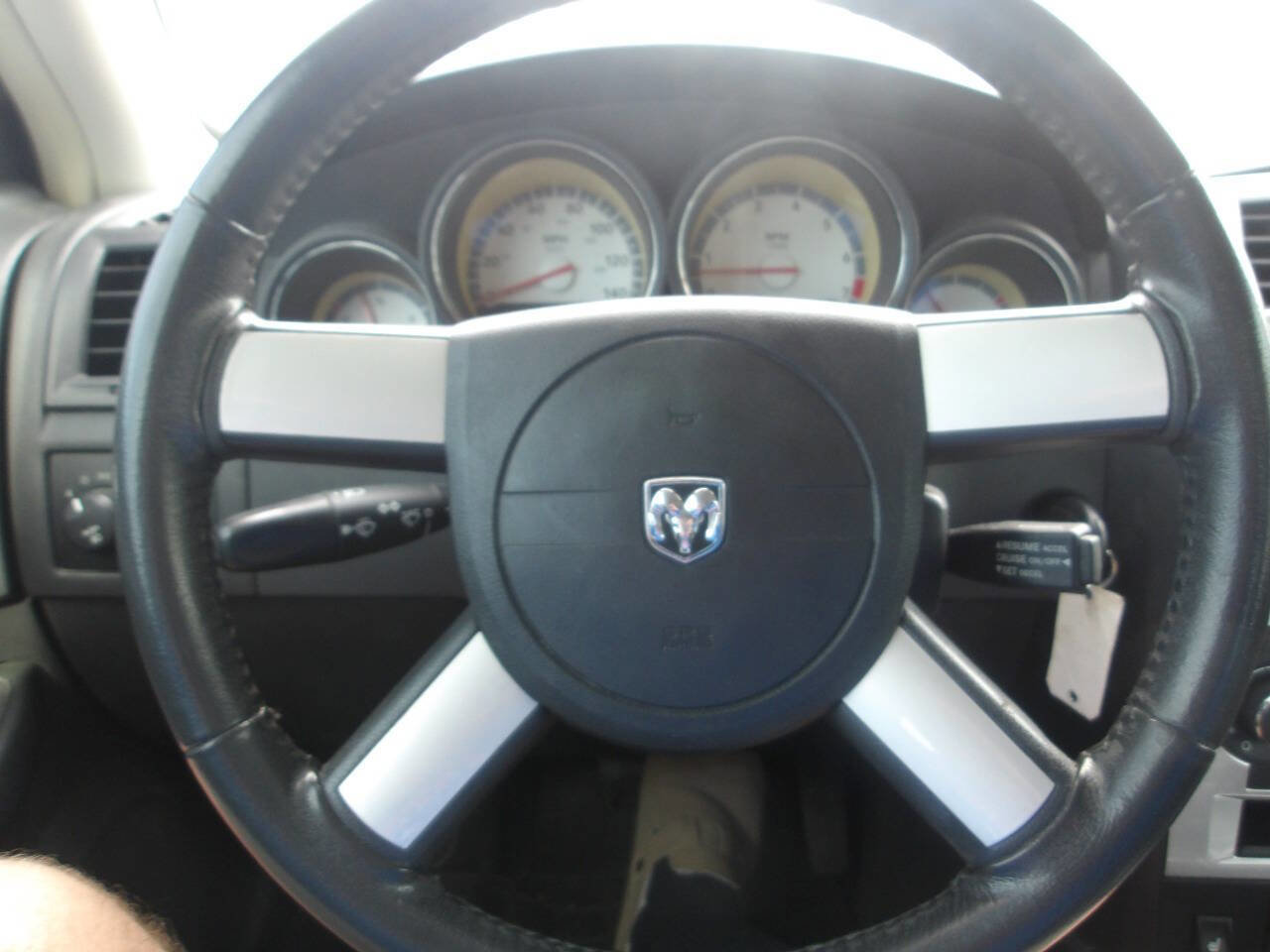 Used 2010 Dodge Charger Rallye RWD image 13