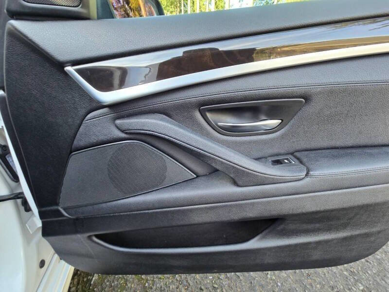Used 2014 BMW 528i Sedan image 24