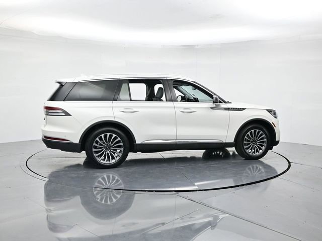 Used 2021 Lincoln Aviator Reserve w/ Elements Package Plus image 2