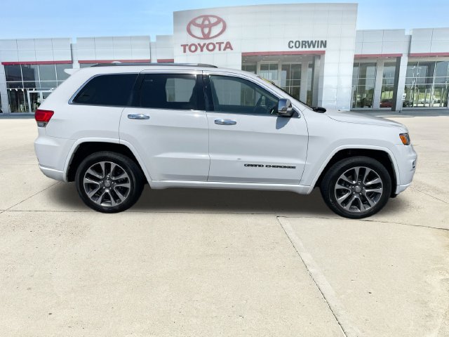 Used 2017 Jeep Grand Cherokee Overland AWD/4WD image 6
