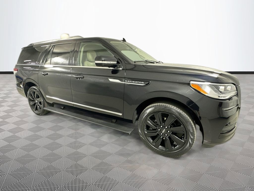 Used 2022 Lincoln Navigator L Reserve w/ Monochromatic Package AWD/4WD image 8
