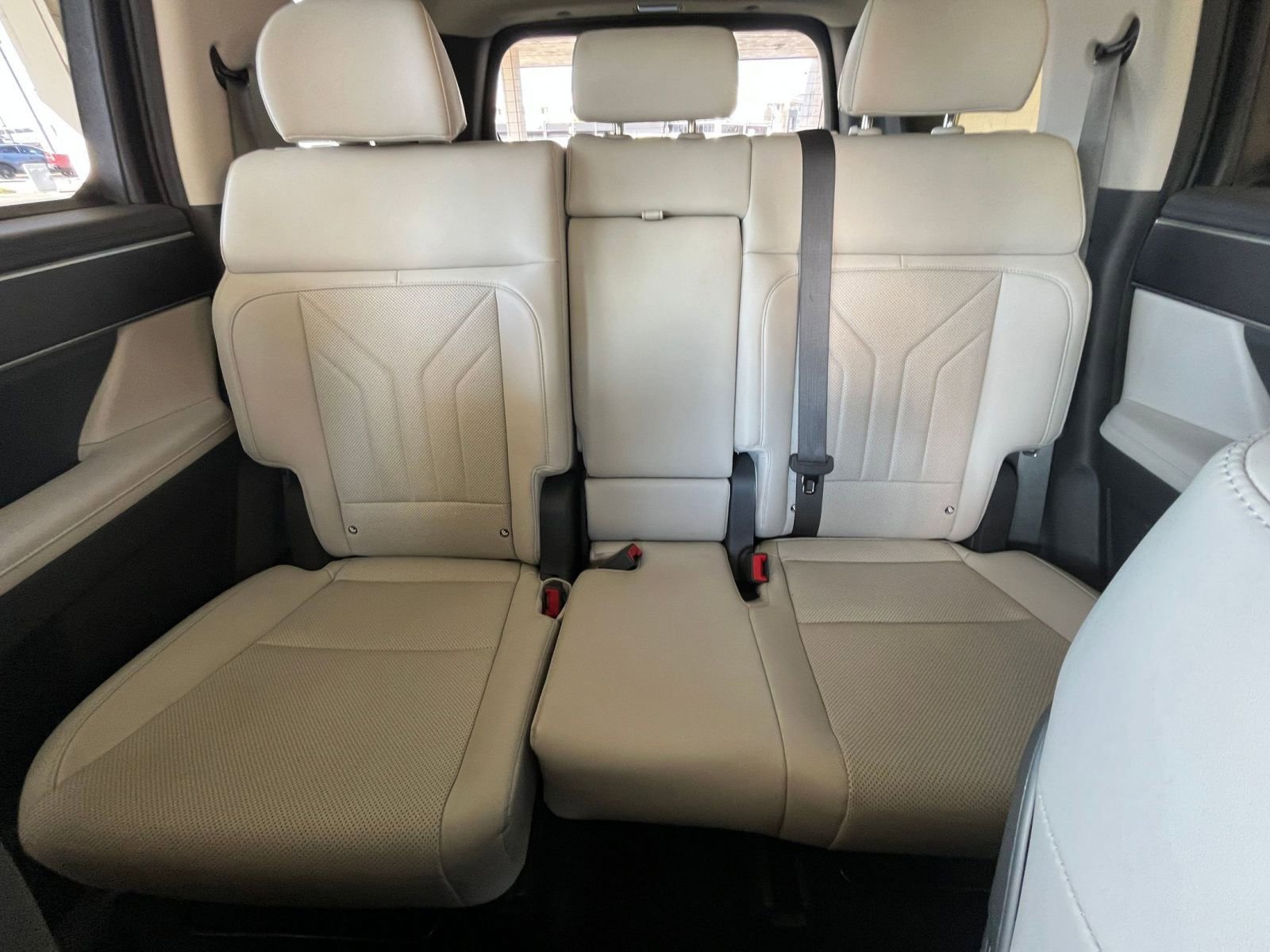 Used 2025 Hyundai Santa Fe SEL AWD/4WD image 40