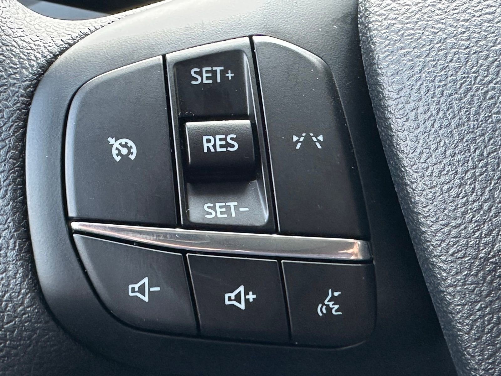 Used 2025 Ford Escape Active image 10