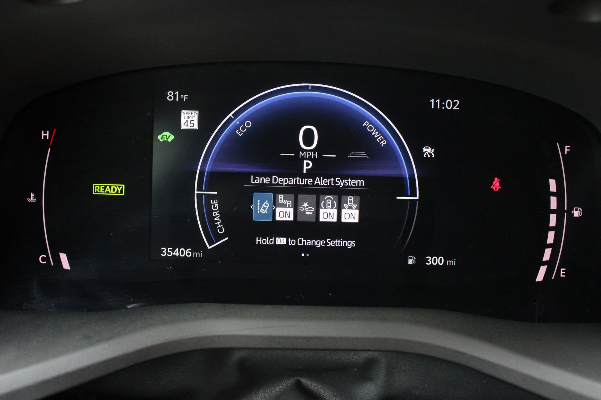 Used 2025 Toyota Camry SE image 31