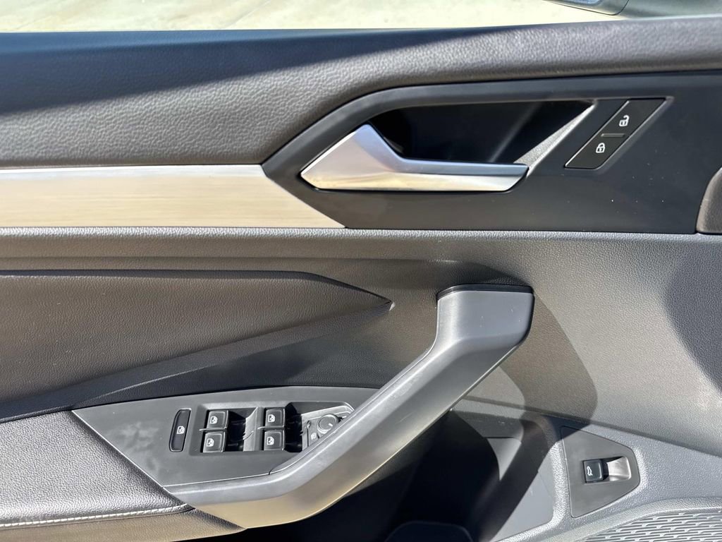 Used 2025 Volkswagen Jetta S image 22