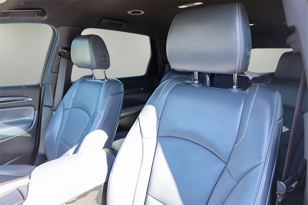 Used 2024 Buick Enclave Premium image 17