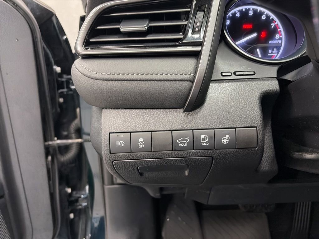 Used 2020 Toyota Camry SE w/ Cold Weather Package AWD/4WD image 25