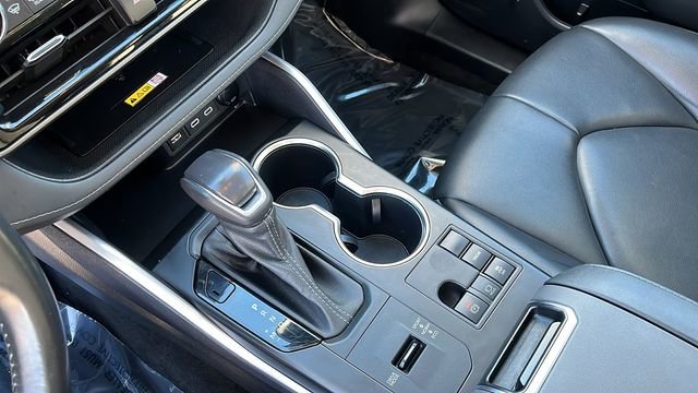 Used 2023 Toyota Highlander XLE image 14