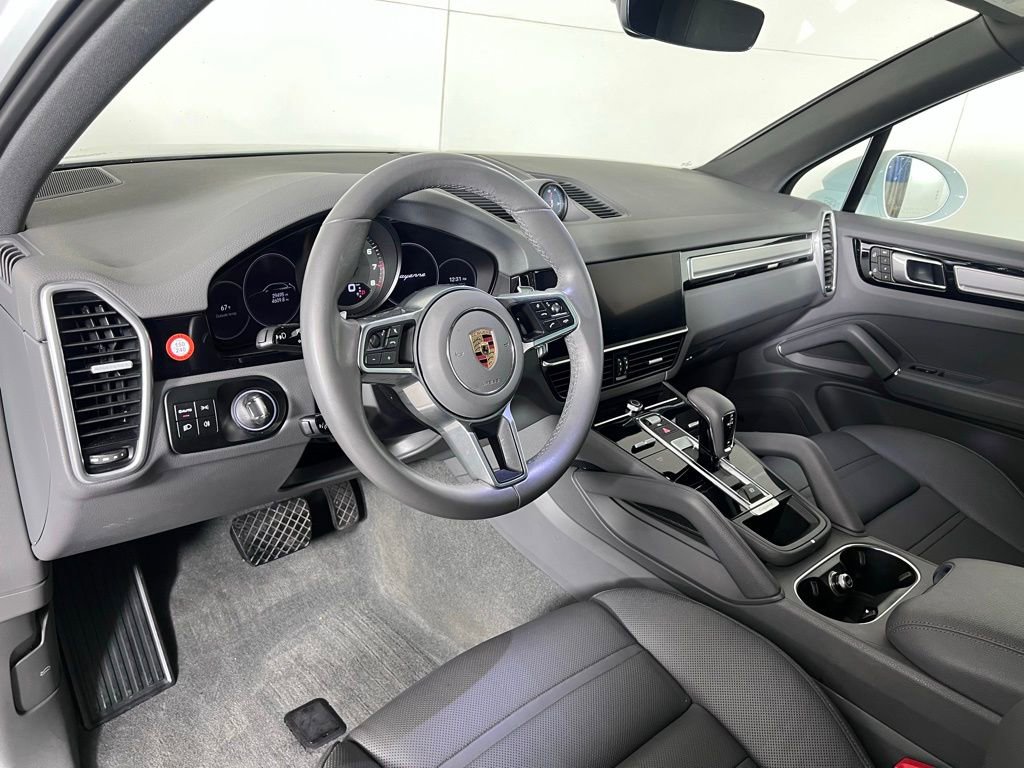 Certified 2023 Porsche Cayenne Platinum Edition AWD/4WD image 4