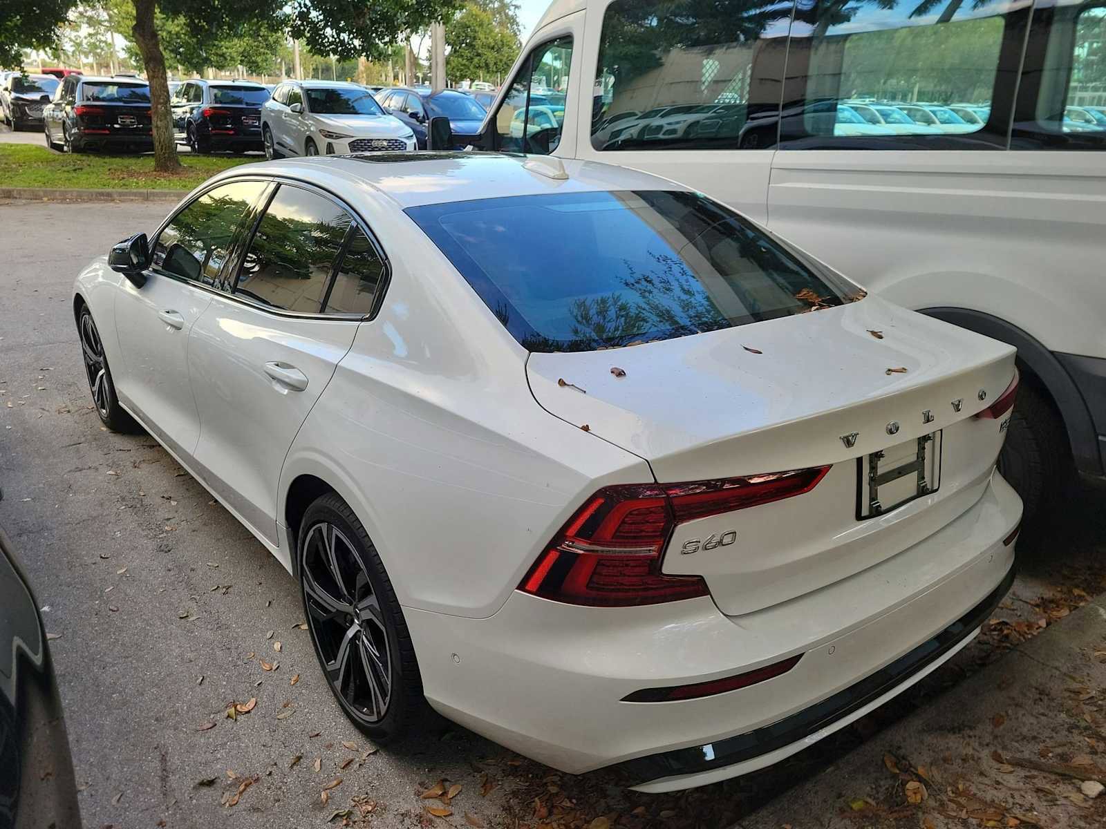 Used 2023 Volvo S60 B5 Ultimate image 17