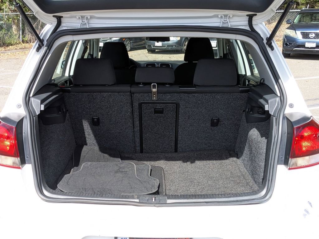 Used 2014 Volkswagen Golf 4-Door image 23