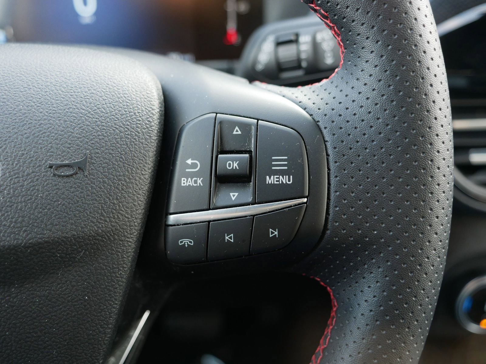 Certified 2025 Ford Escape ST-Line image 31