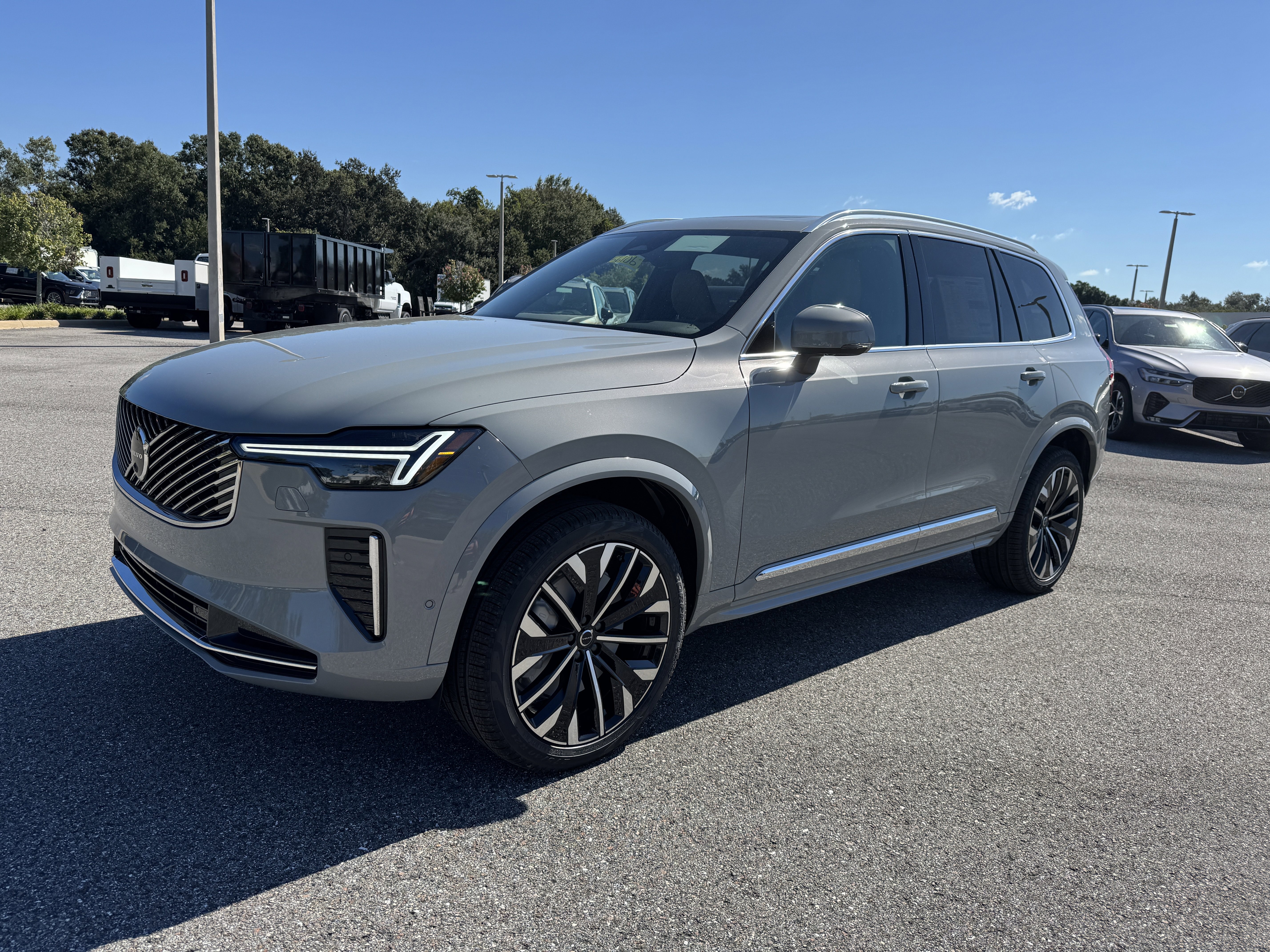 New 2026 Volvo XC90 B6 Plus w/ Protection Package image 7