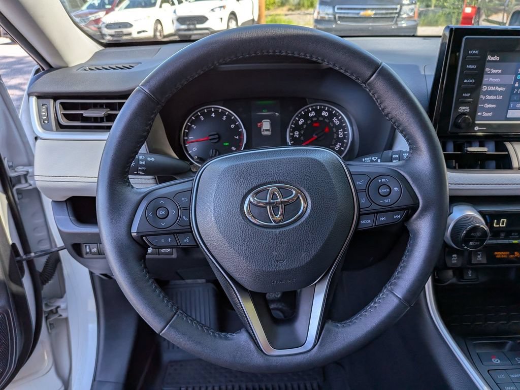 Used 2022 Toyota RAV4 XLE w/ Convenience Package AWD/4WD image 10