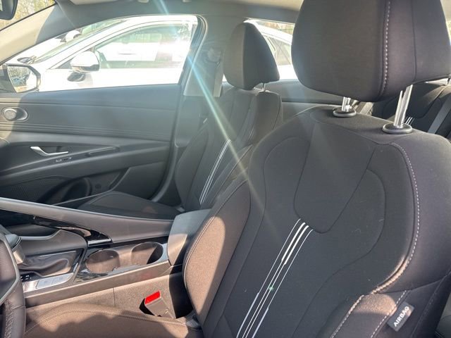 Used 2025 Hyundai Elantra SEL image 10