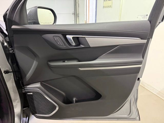Used 2025 Buick Enclave Preferred w/ Power Package FWD image 31