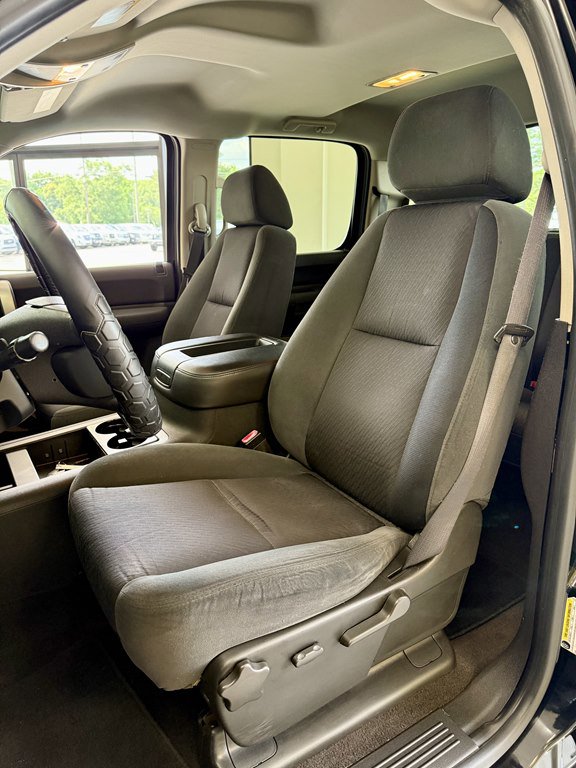 Used 2007 Chevrolet Silverado 2500 LT w/ EZ-Lift Tailgate Package image 13