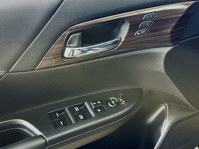 Used 2016 Honda Accord EX-L image 22