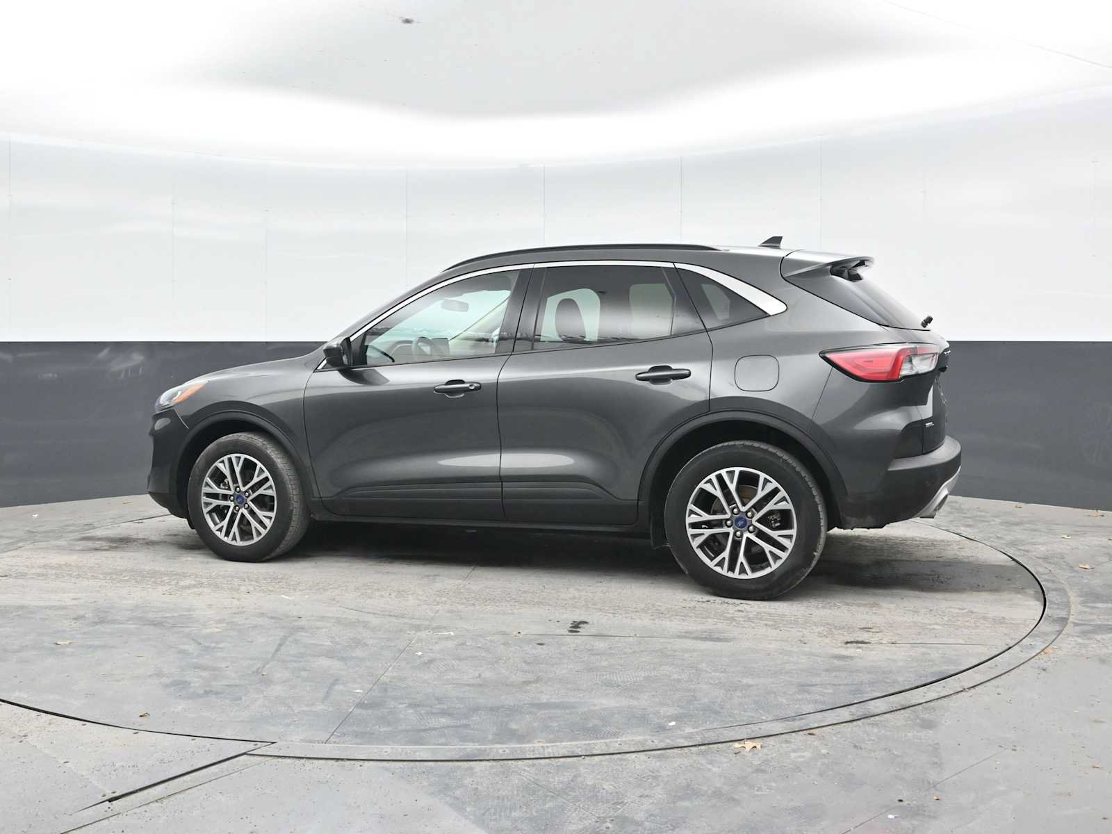 Used 2020 Ford Escape SEL AWD/4WD image 3