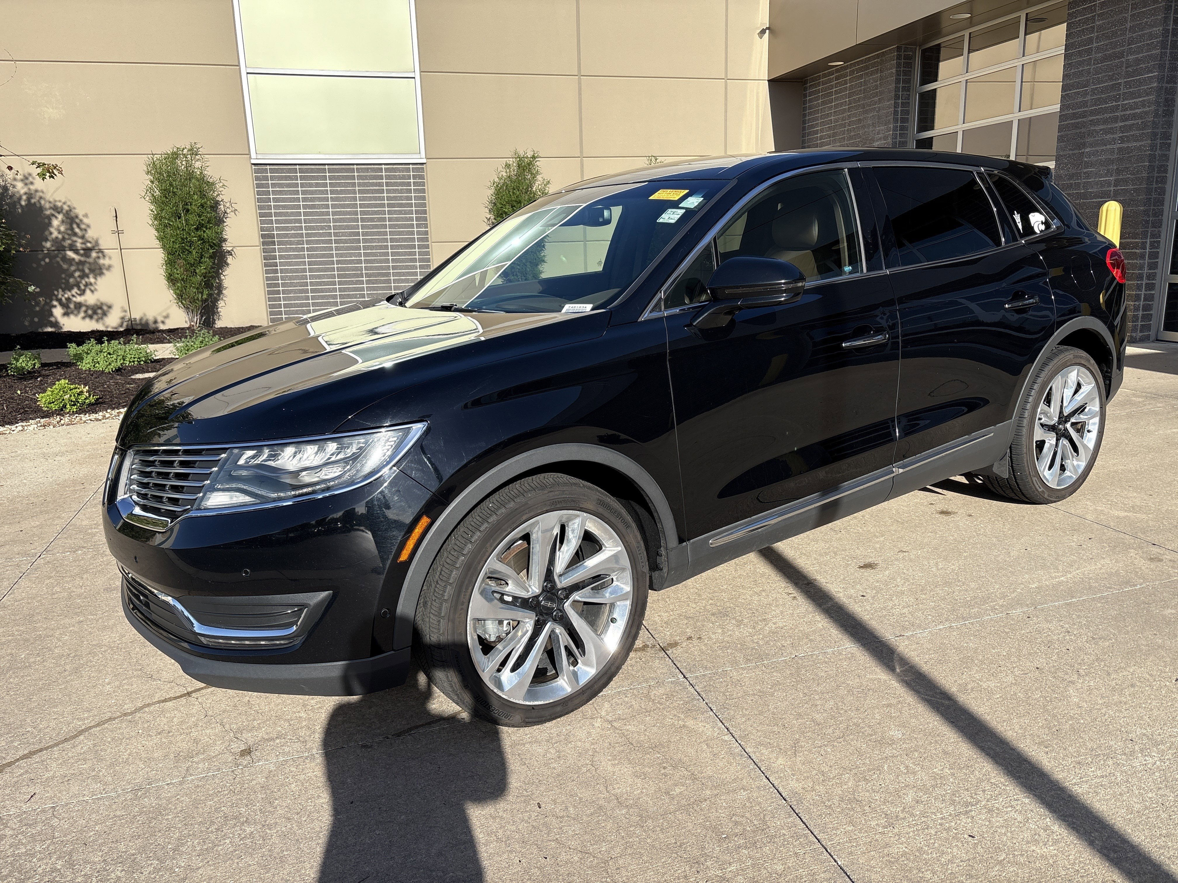 Used 2017 Lincoln MKX Reserve w/ Luxury Package AWD/4WD image 7