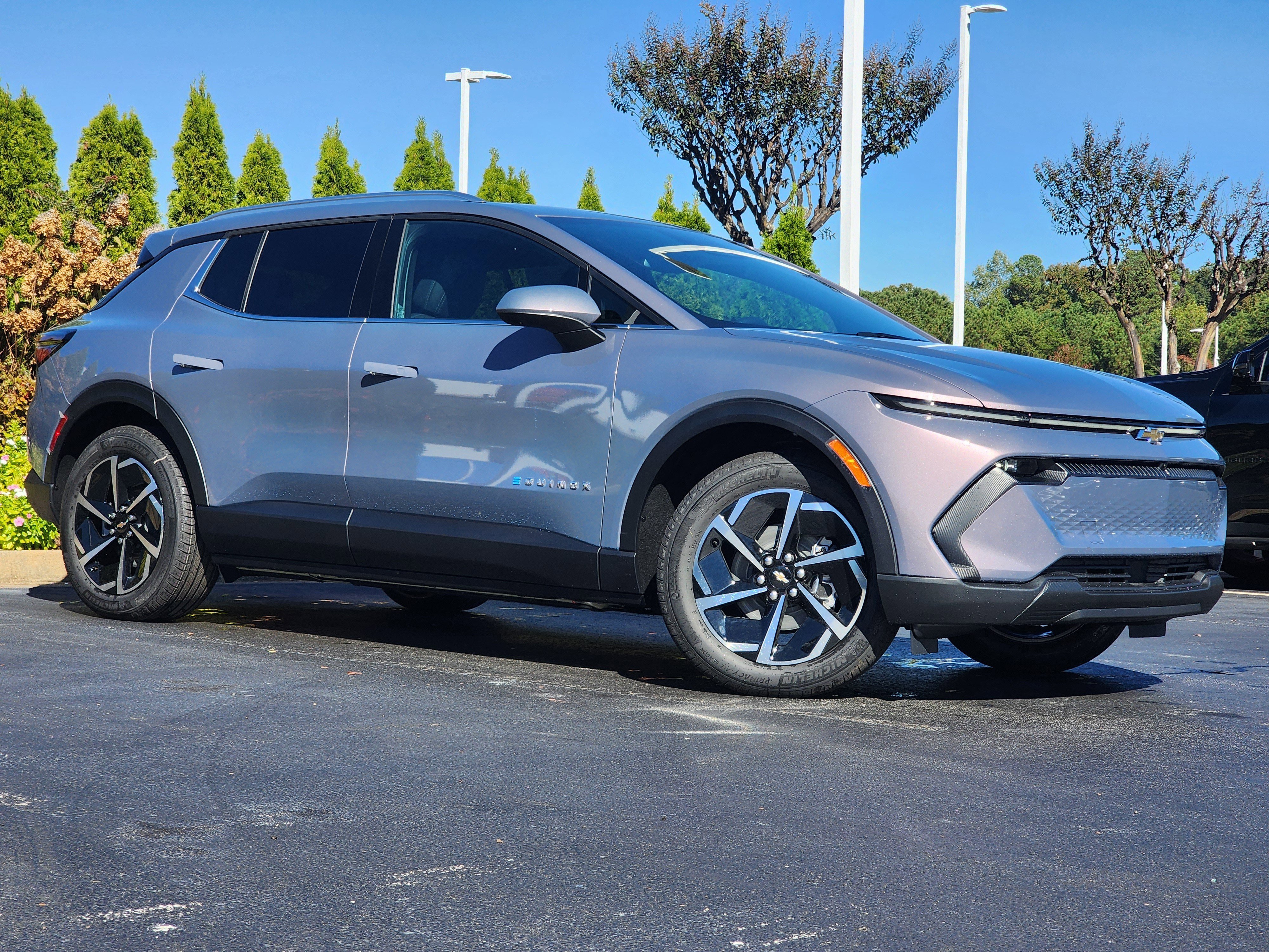 New 2026 Chevrolet Equinox EV LT image 2