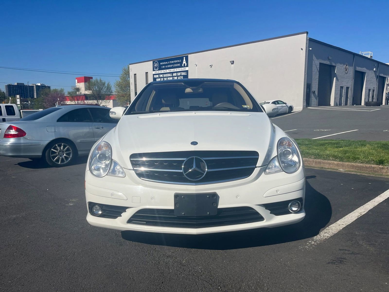 Used 2009 Mercedes-Benz R 350 4MATIC image 6