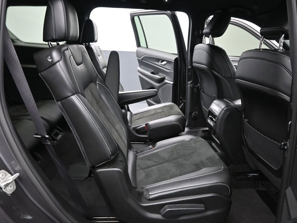 Used 2023 Jeep Grand Cherokee L Laredo AWD/4WD image 17