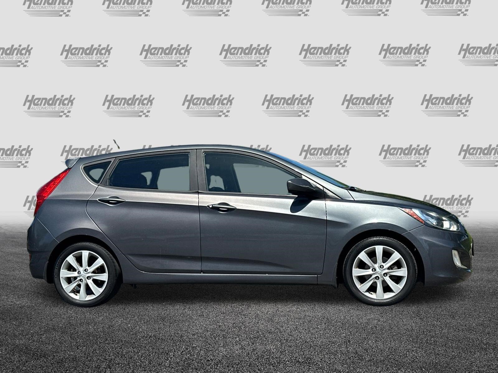 Used 2012 Hyundai Accent SE FWD image 3