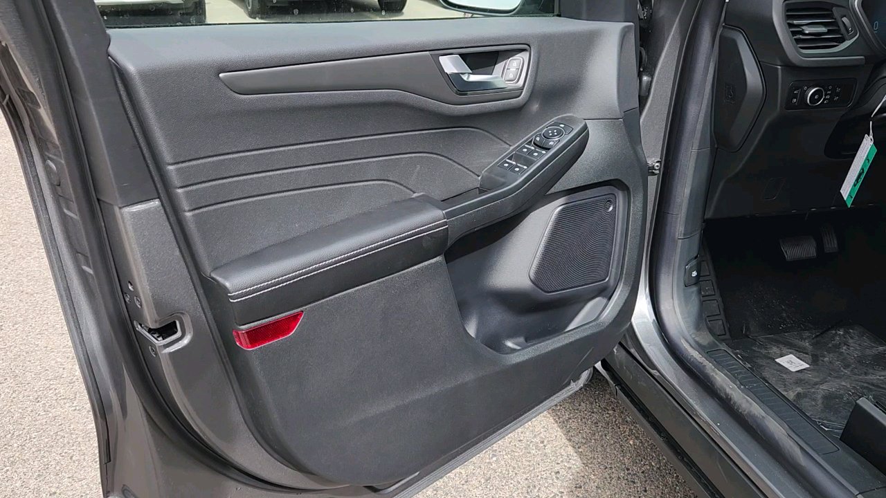 New 2025 Ford Escape PHEV image 10