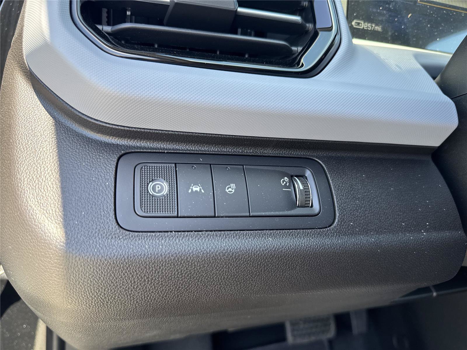 New 2027 Chevrolet Bolt RS w/ Technology Package FWD image 19