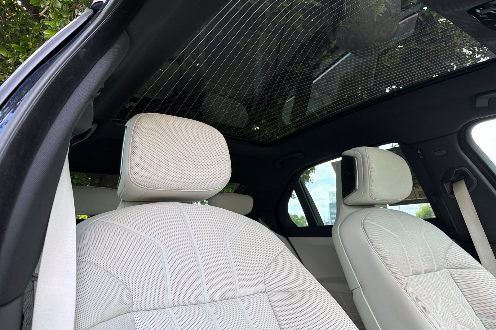 Certified 2023 BMW 740i w/ Executive Package RWD image 20