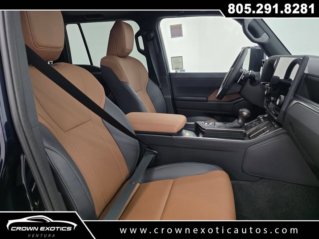 Used 2026 Lexus GX 550 w/ Cold Area Package AWD/4WD image 13