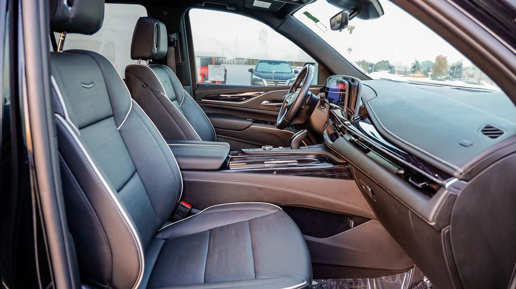 Used 2024 Cadillac Escalade Sport w/ Touring Package image 18