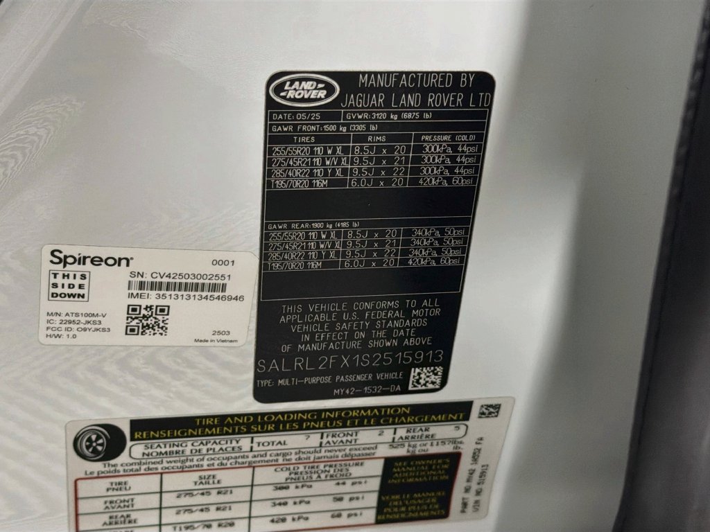 Certified 2025 Land Rover Discovery Dynamic SE AWD/4WD image 34