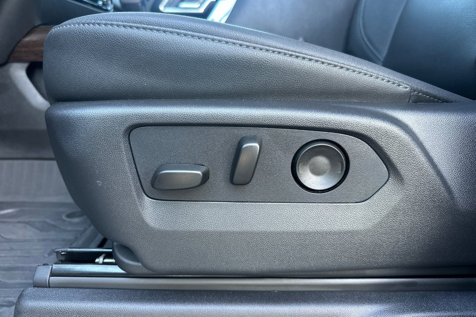 Used 2026 GMC Sierra 1500 Elevation w/ Elevation Premium Package AWD/4WD image 13