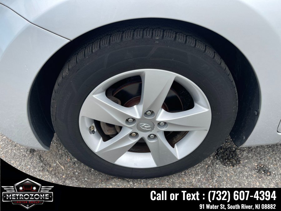 Used 2013 Hyundai Elantra GLS w/ Preferred Pkg FWD image 25