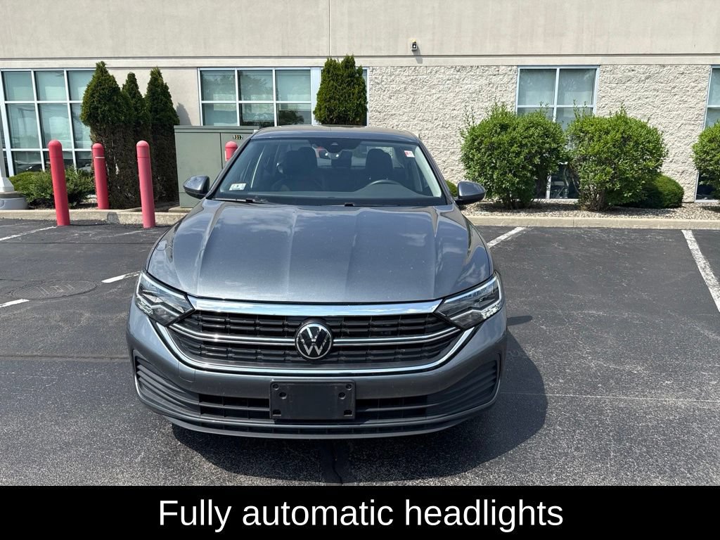 Used 2024 Volkswagen Jetta SE FWD image 12
