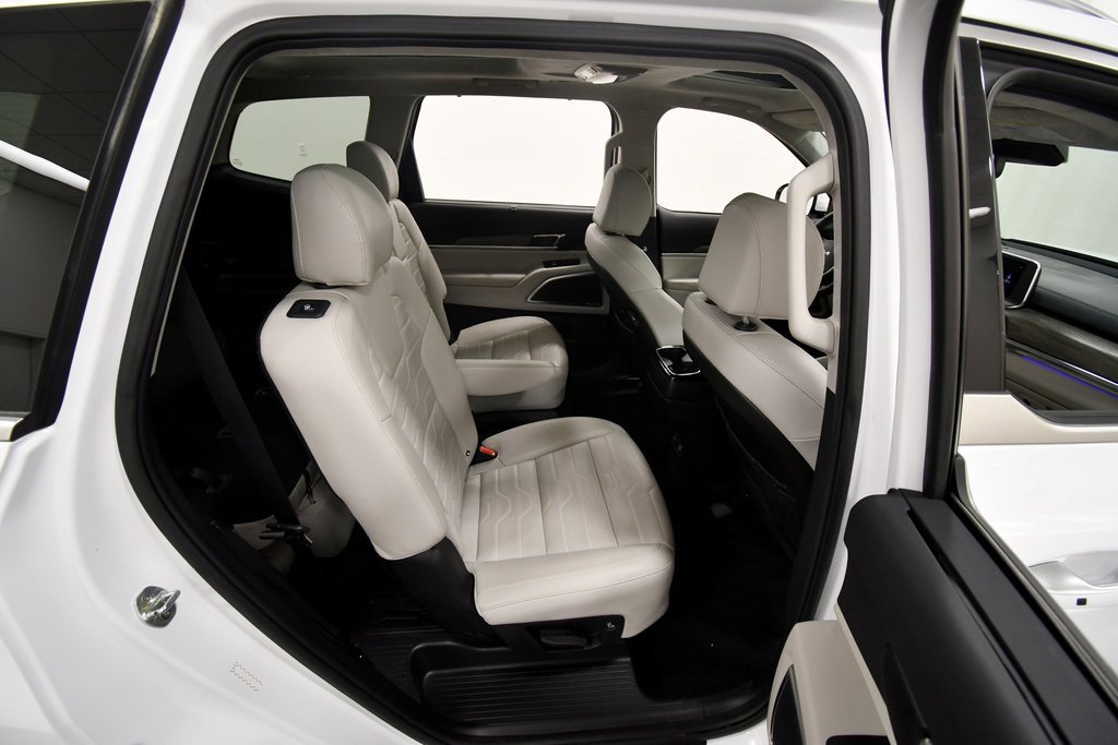 Certified 2022 Kia Telluride SX w/ SX Prestige Package image 19