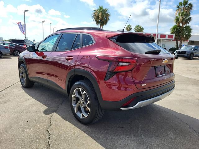 Used 2025 Chevrolet Trax LT FWD image 15