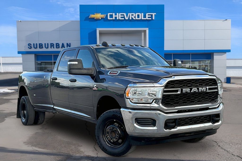 Used 2024 RAM 3500 Tradesman w/ Chrome Appearance Group AWD/4WD image 2