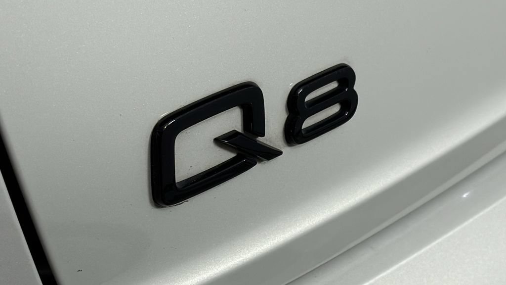 Used 2023 Audi Q8 Prestige AWD/4WD image 9