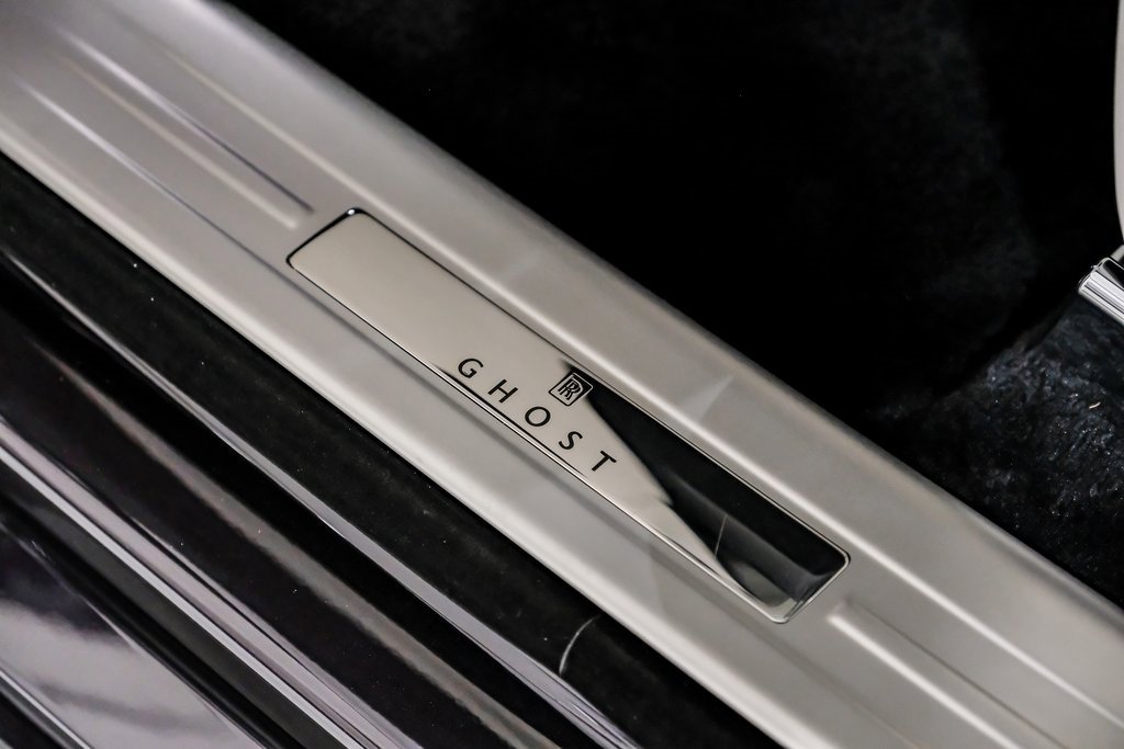 Used 2024 Rolls-Royce Ghost image 37