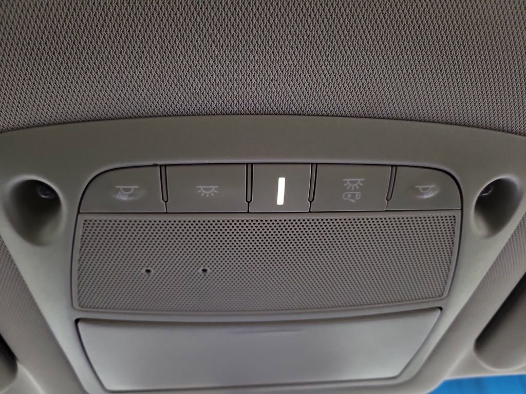 Used 2019 Nissan Pathfinder SV image 21