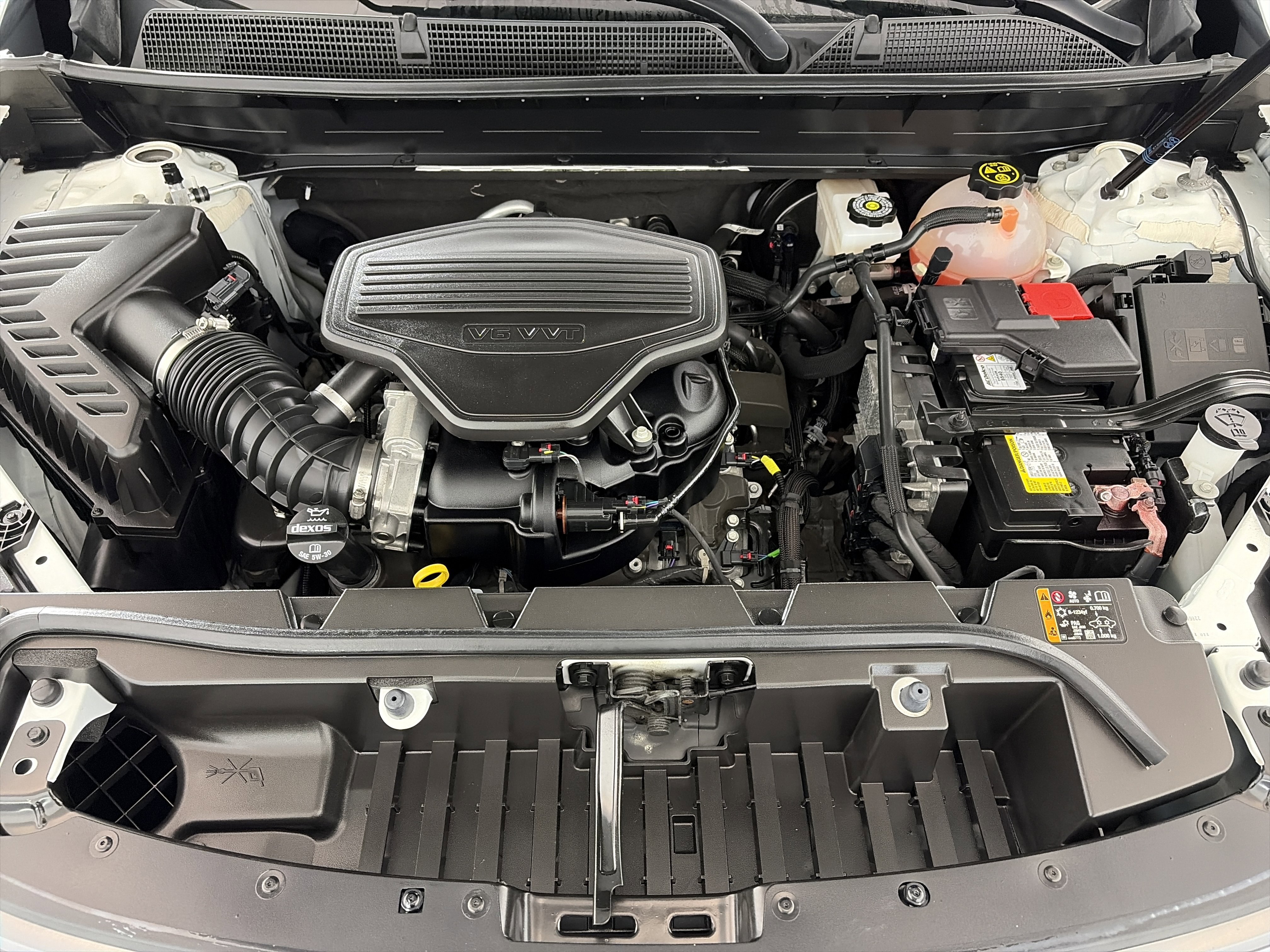 Used 2023 GMC Acadia AT4 AWD/4WD image 12