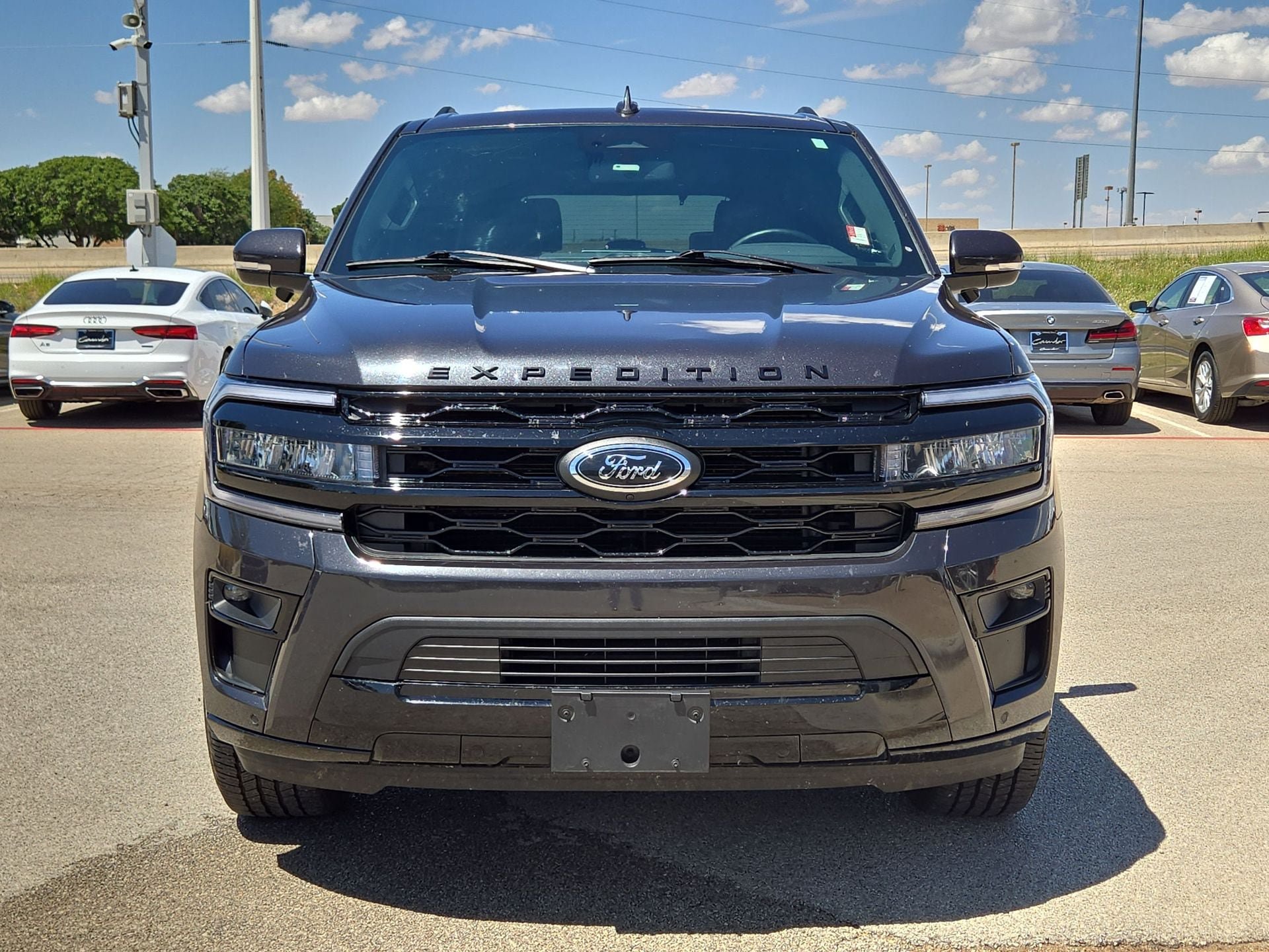 Used 2023 Ford Expedition Limited RWD image 10