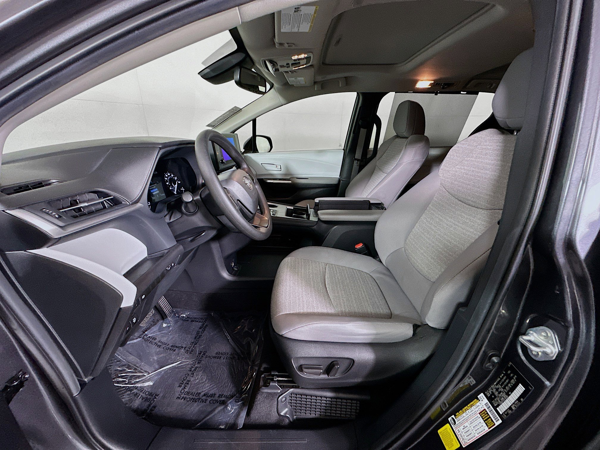 Used 2025 Toyota Sienna LE w/ LE Plus Package AWD/4WD image 12
