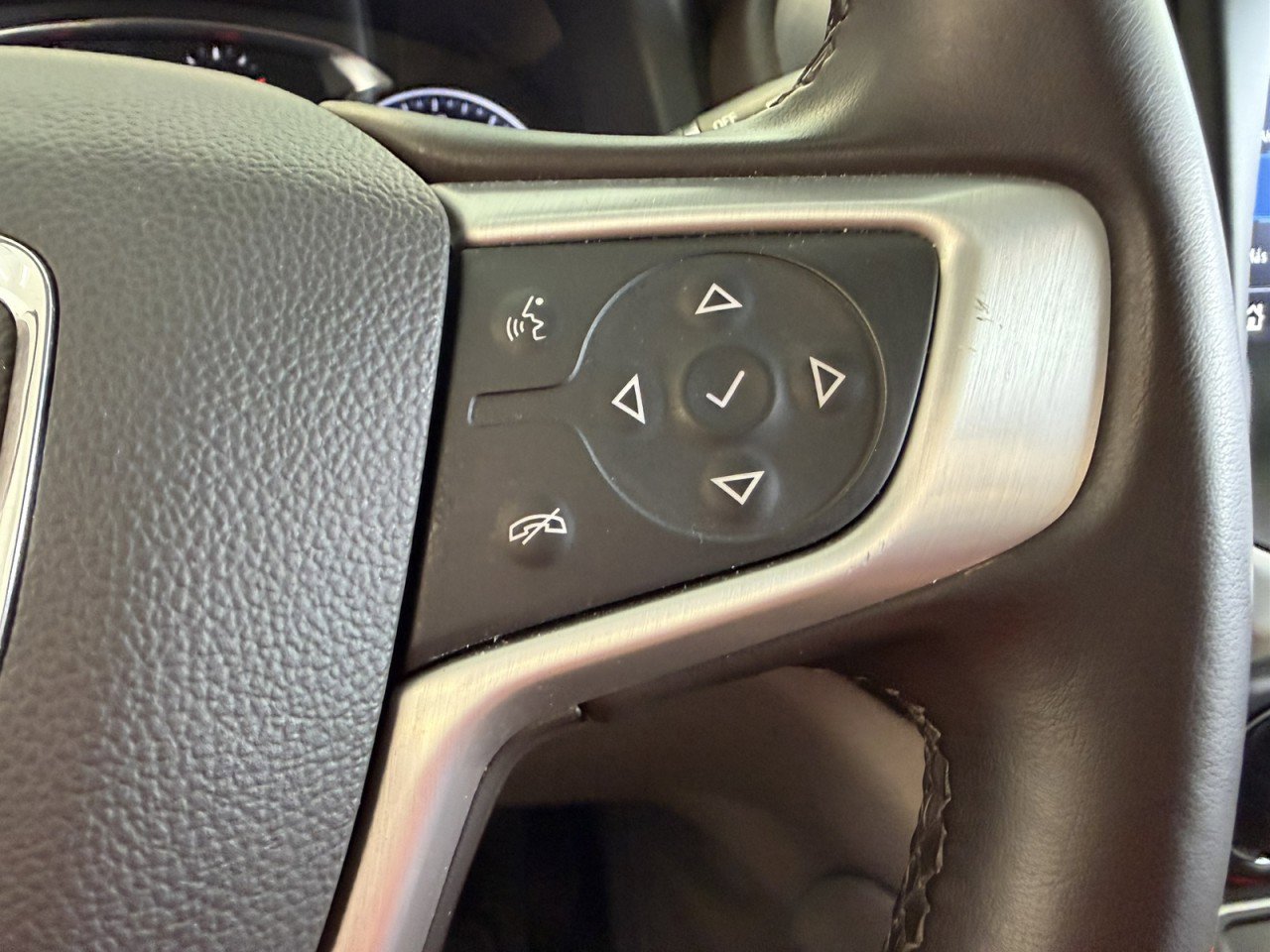 Used 2023 GMC Acadia SLT image 9