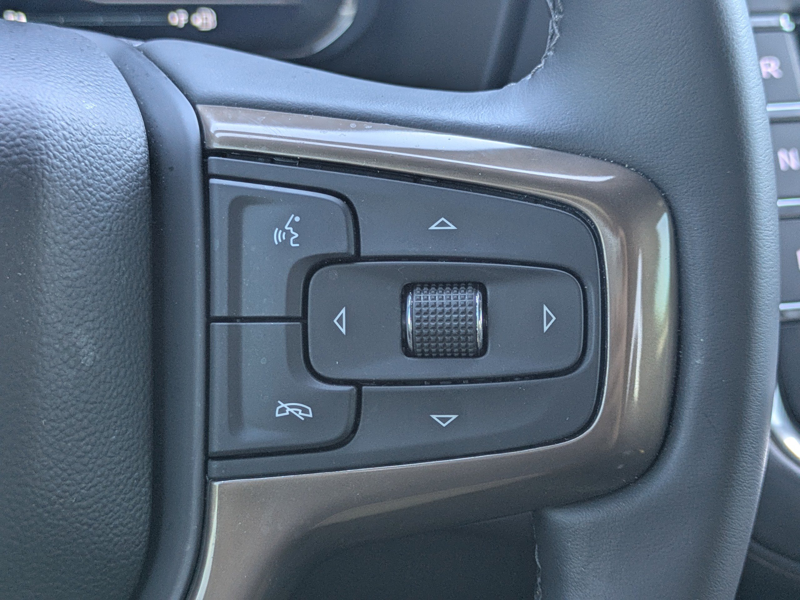 Used 2024 Chevrolet Suburban High Country AWD/4WD image 23