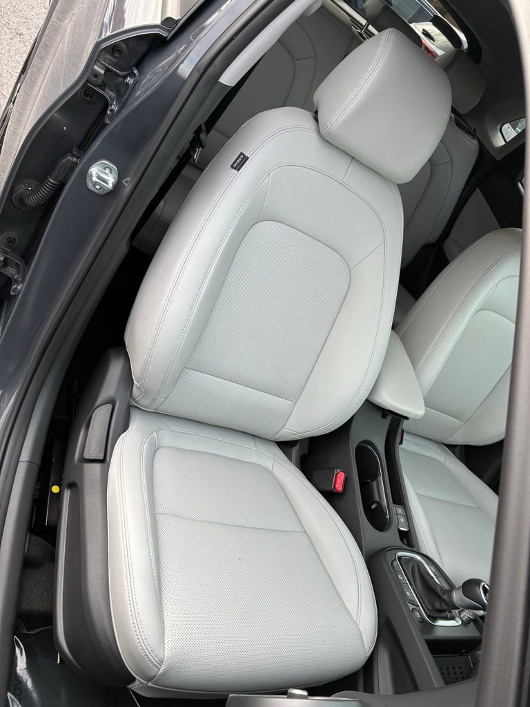 Used 2023 Hyundai Kona Limited image 20