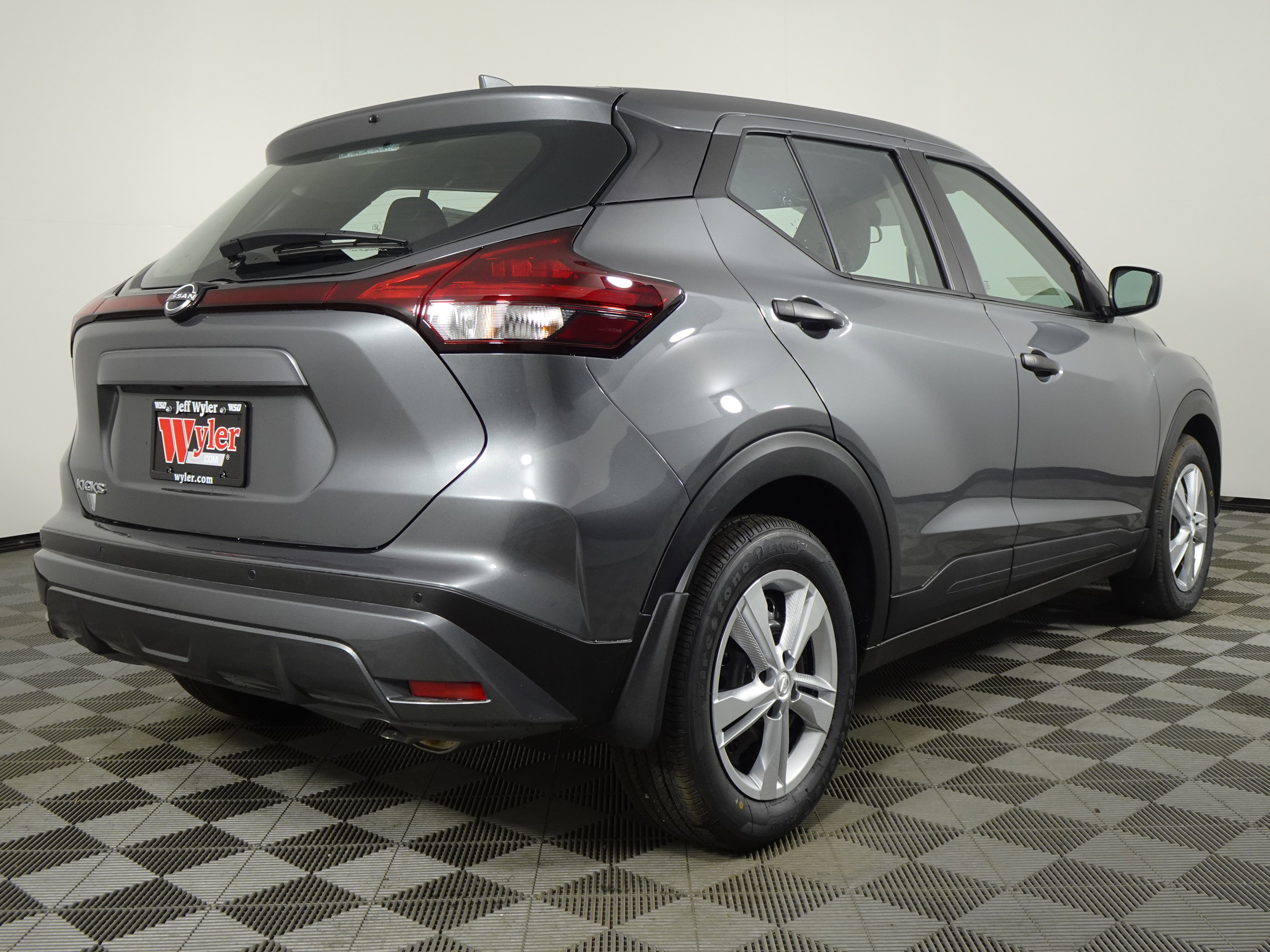 New 2025 Nissan Kicks Play S image 3